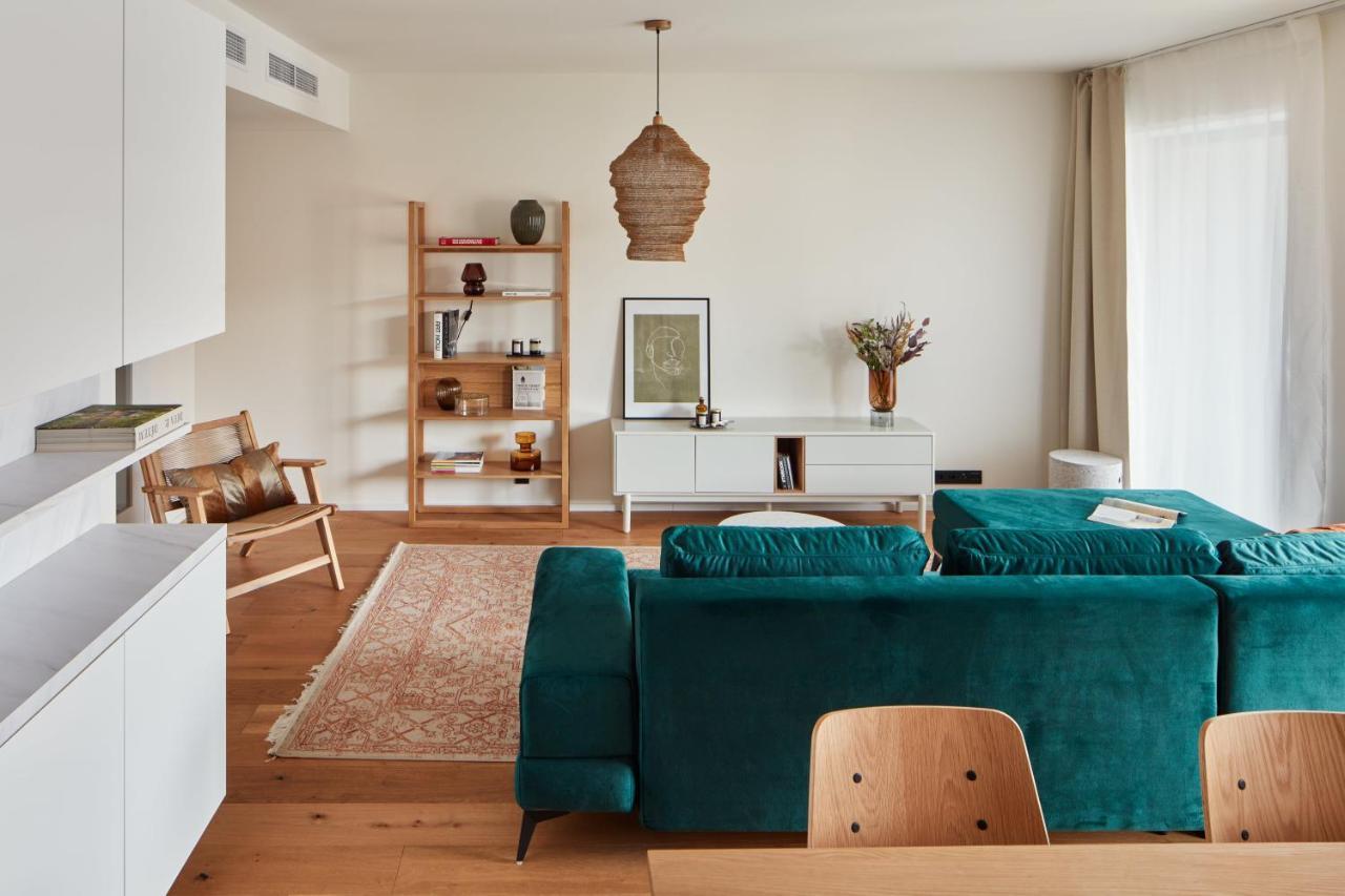 Prague Days - Designer Apts - Garage - Terrace - Easy City Access Bagian luar foto