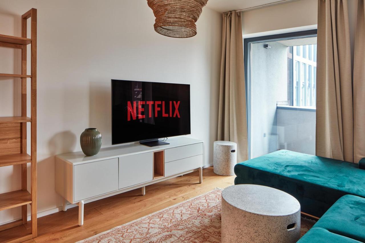 Prague Days - Designer Apts - Garage - Terrace - Easy City Access Bagian luar foto