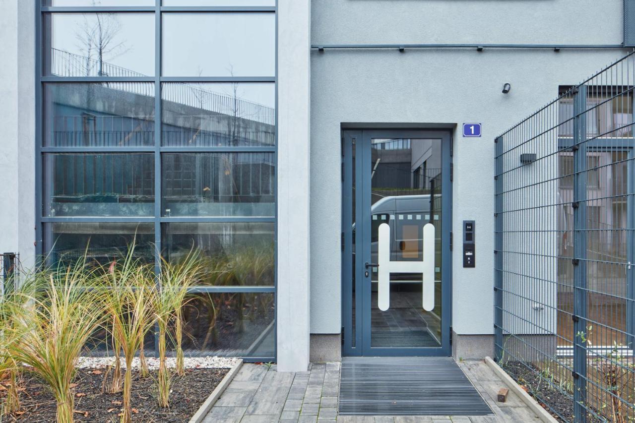 Prague Days - Designer Apts - Garage - Terrace - Easy City Access Bagian luar foto