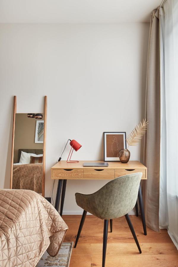 Prague Days - Designer Apts - Garage - Terrace - Easy City Access Bagian luar foto